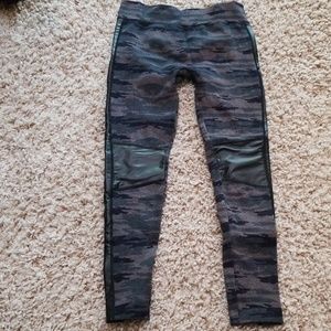 💥Fashion nova camo tights💥